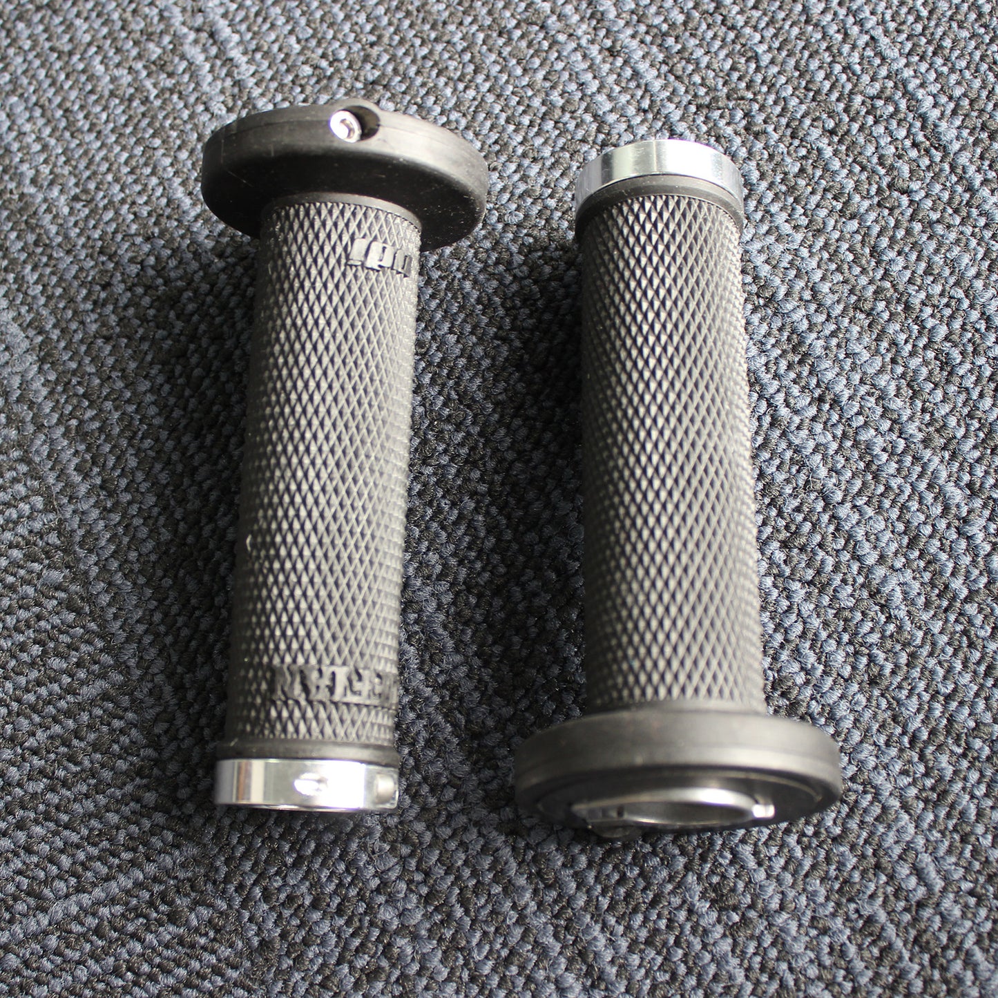 7/8" 22mm Dirt Pit Bike ATV Quad Motorcycle Hand grips For Honda, Suzuki, Yamaha , Kawasaki, KTM