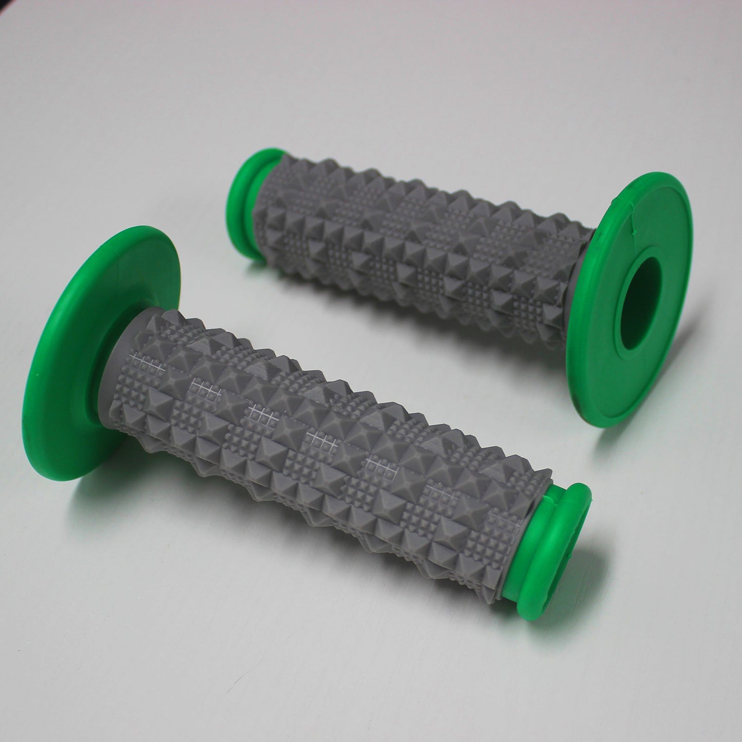 Green MX Motorbike Hand Grips Dirt Pit Quad Bike Handle bars 22mm 7/8"