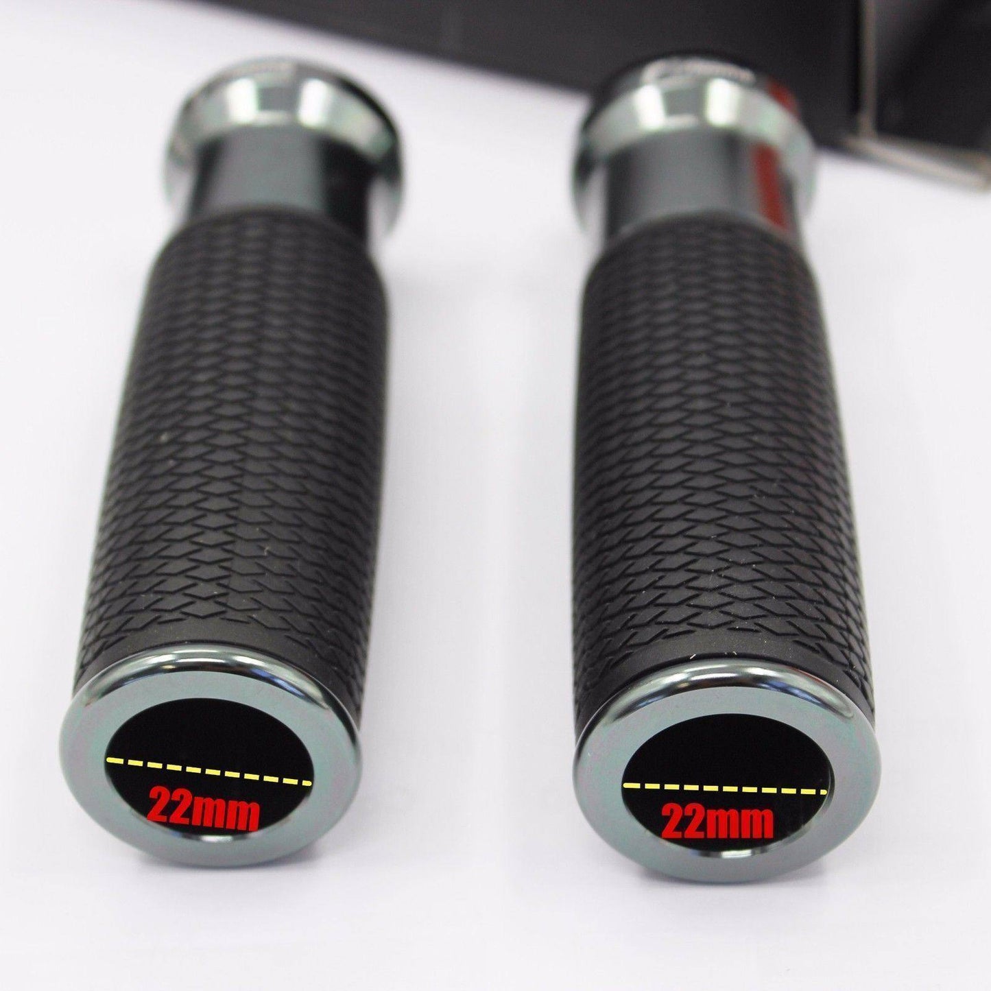 Motorcycle CNC 7/8" 22mm Handlebar Hand Grip 4 Harley Touring Dyna Softail - TDRMOTO